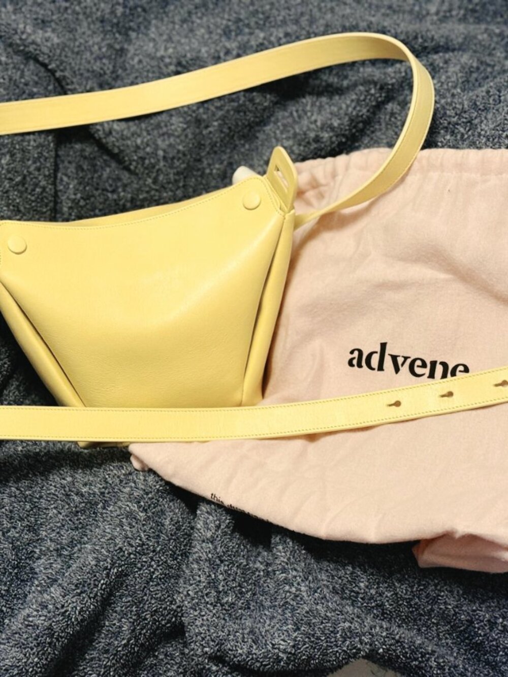 Advene Age Bag in Lemon